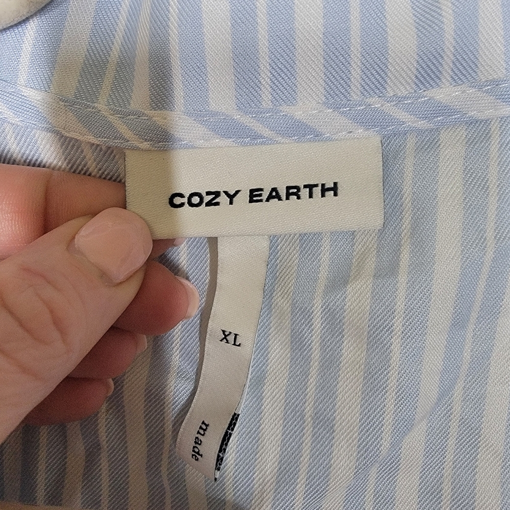 Cozy Earth Soft Woven Long Sleeved Pajama Set Blue And White Striped XL - Picture 4 of 9